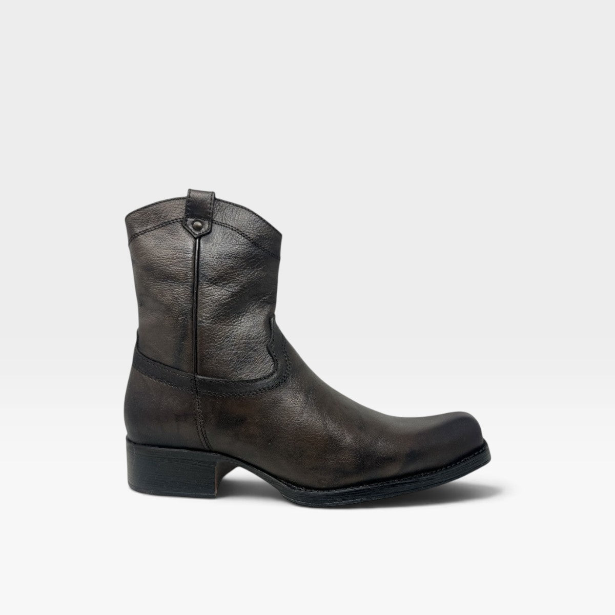 Bota Dutton