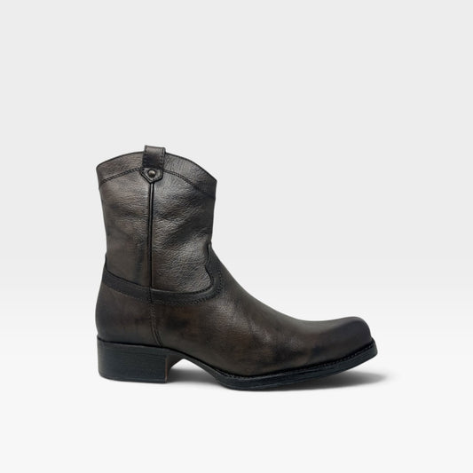 Bota Dutton