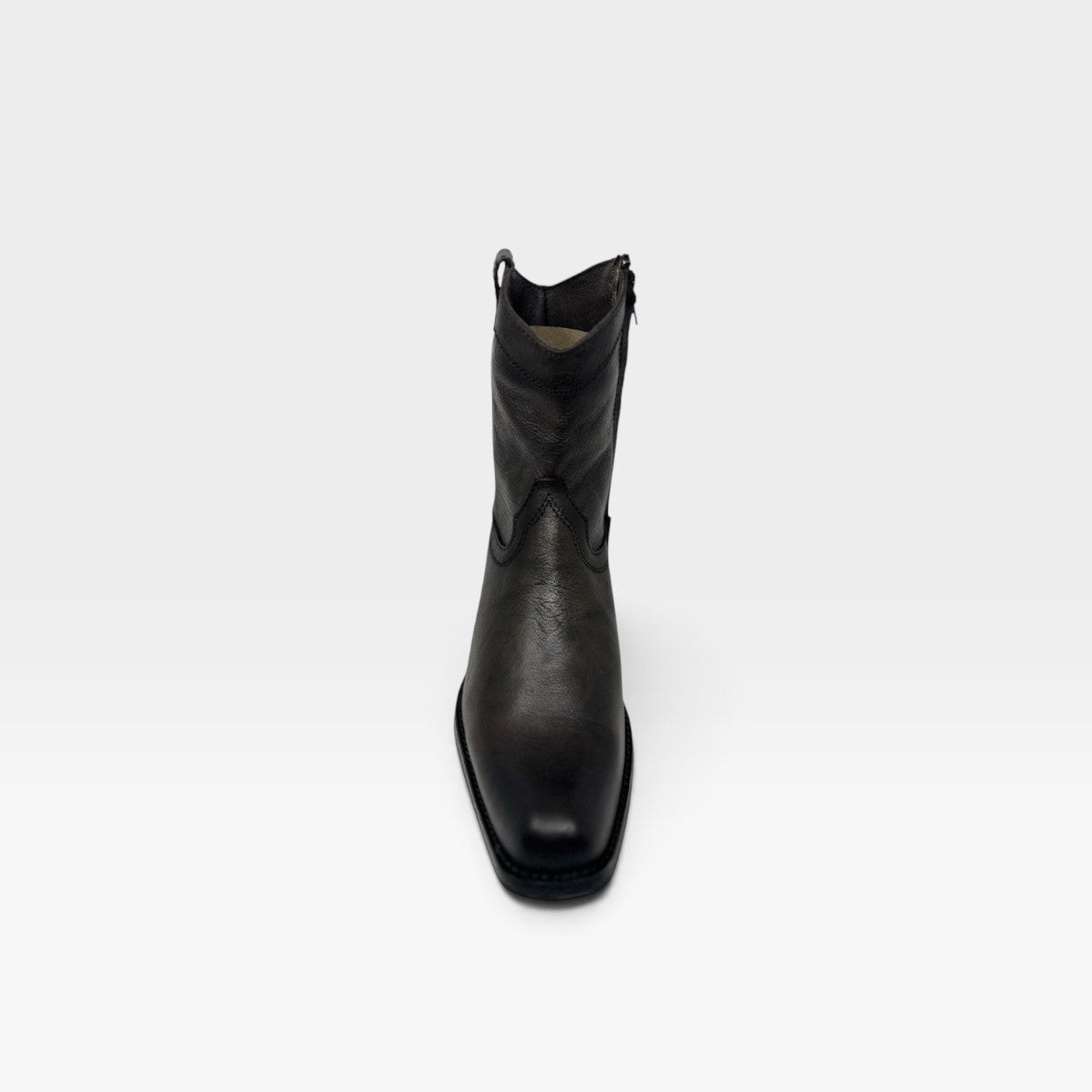 Bota Dutton