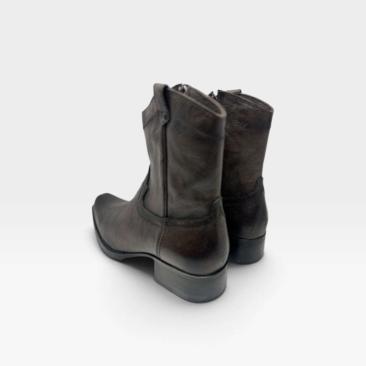 Bota Dutton