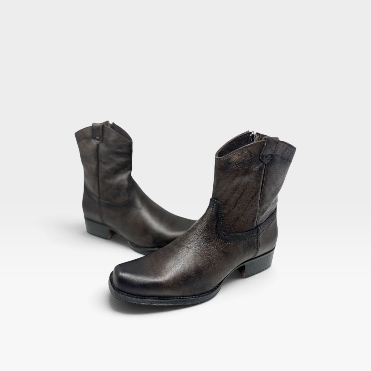 Bota Dutton